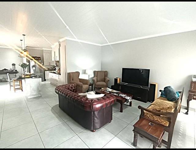 3 BEDROOM HOUSE FOR SALE IN MONTE CHRISTO